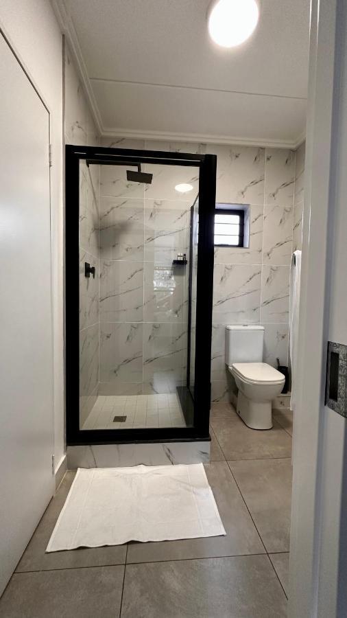 Stylish Executive Apartment With Power Backup Johannesburg Exterior photo