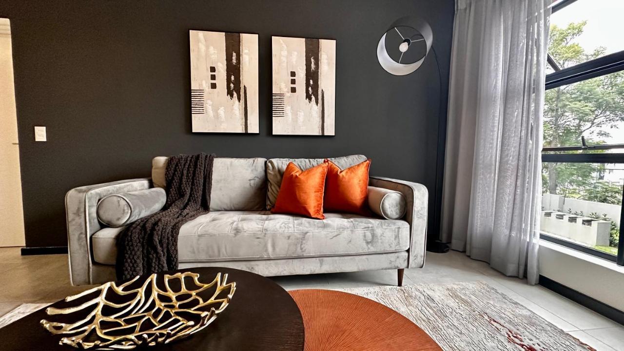 Stylish Executive Apartment With Power Backup Johannesburg Exterior photo